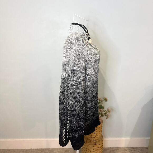 vintage y2k black & gray distressed off the shoulder crochet sweater - Picture 4 of 6